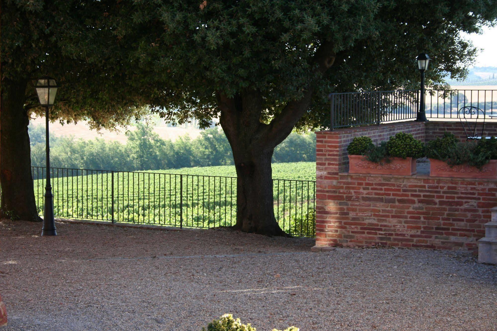 Agriturismo Terra Rossa Valiano Εξωτερικό φωτογραφία